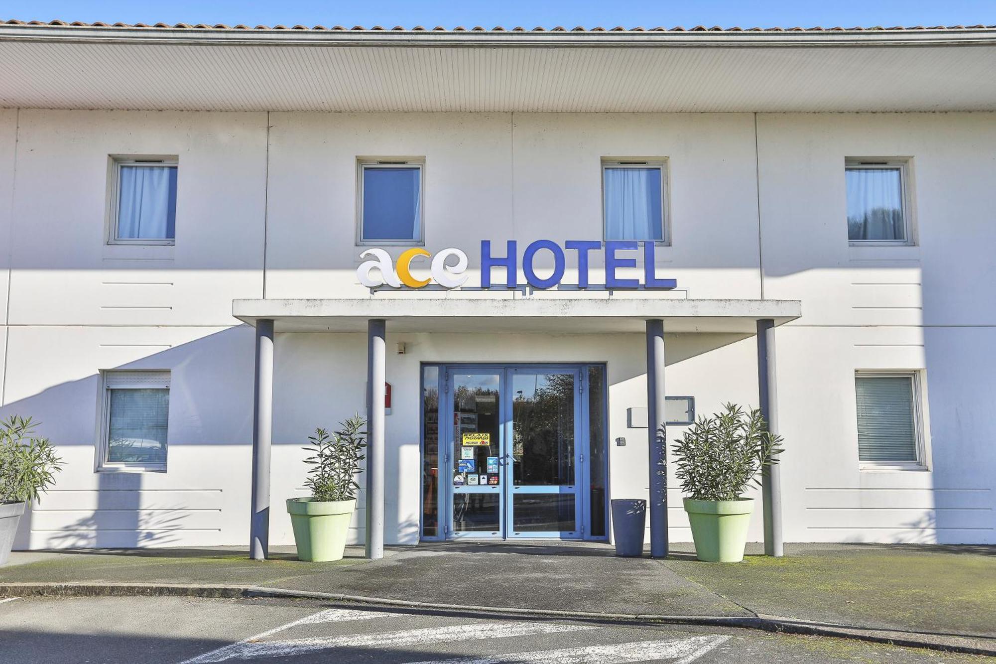 Hotel Ace Vendée Saint Hermine 3*